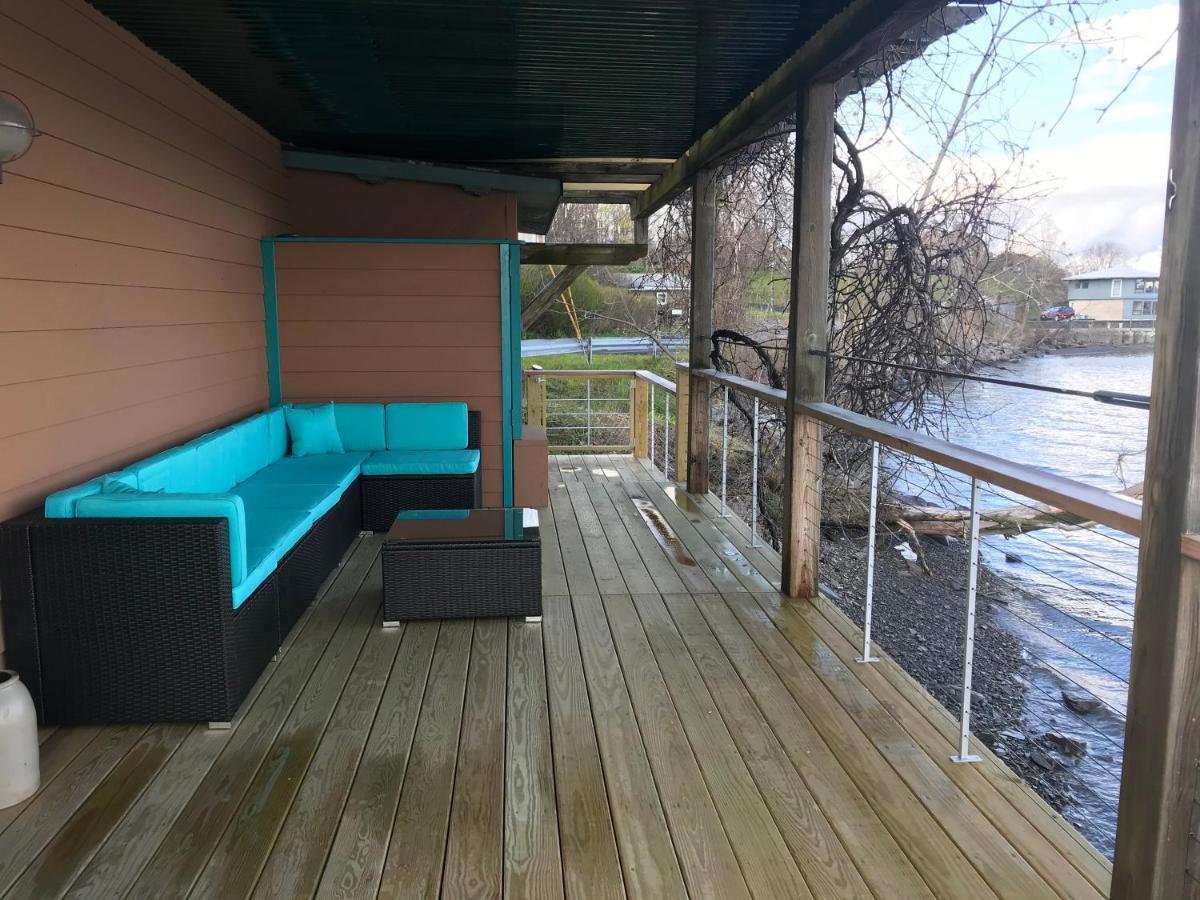 Hudson Riverfront Home Catskill Exterior photo