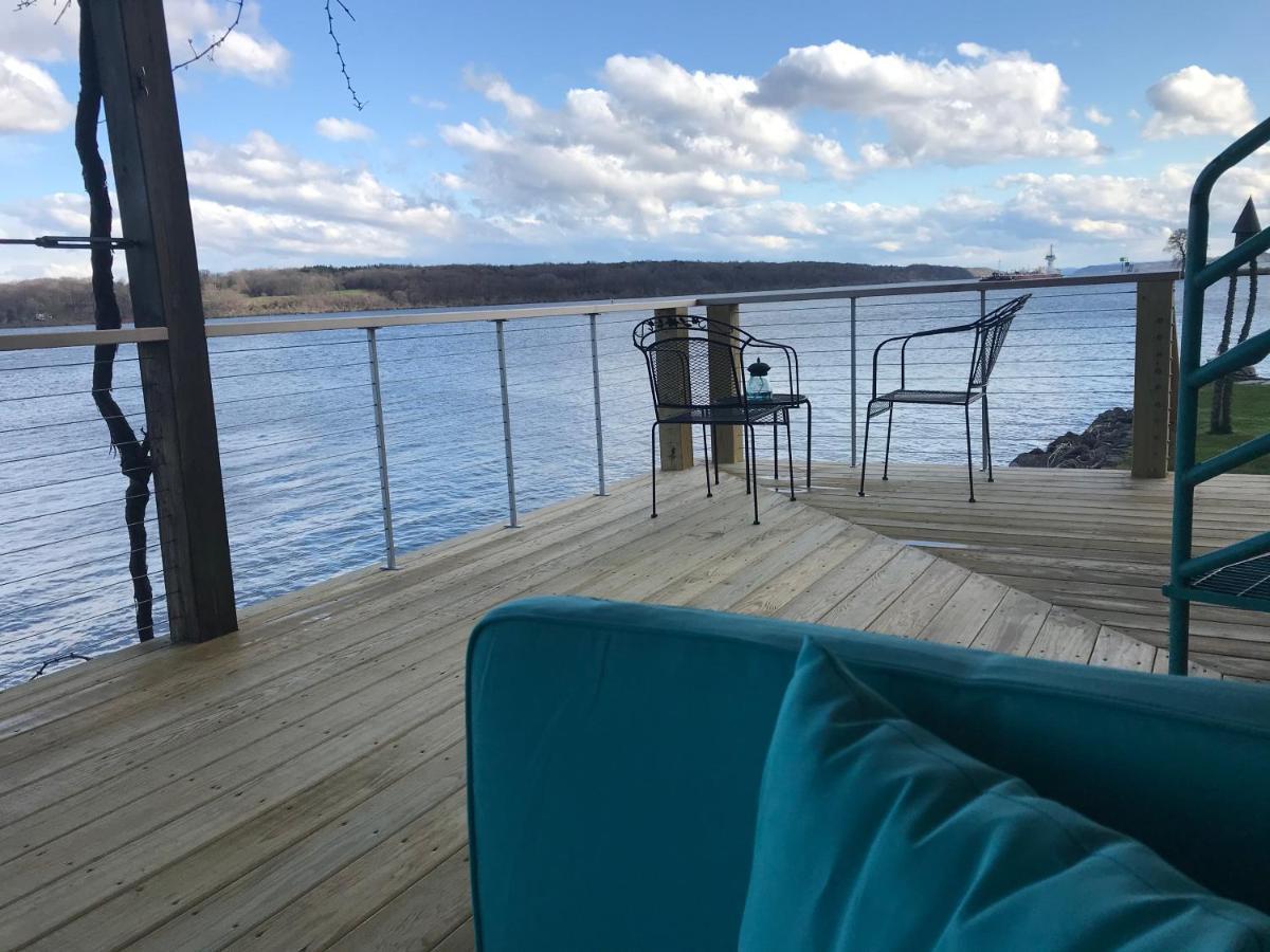Hudson Riverfront Home Catskill Exterior photo