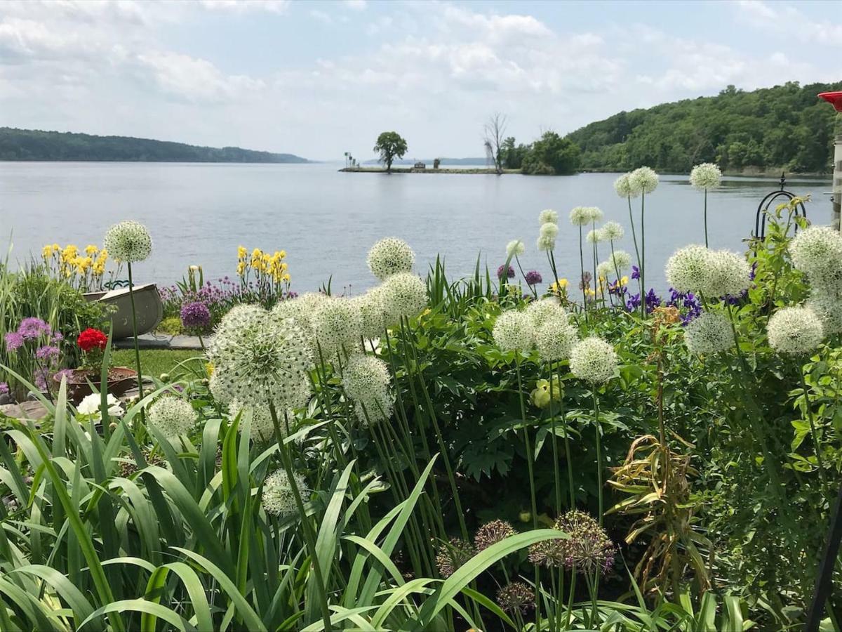 Hudson Riverfront Home Catskill Exterior photo